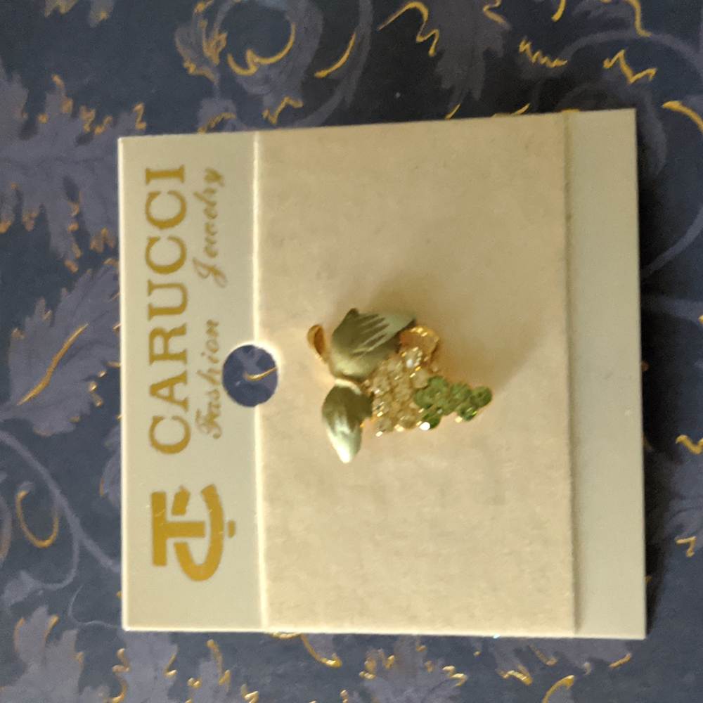 Carucci fashion jewelry, crystal bunch of grapes pin